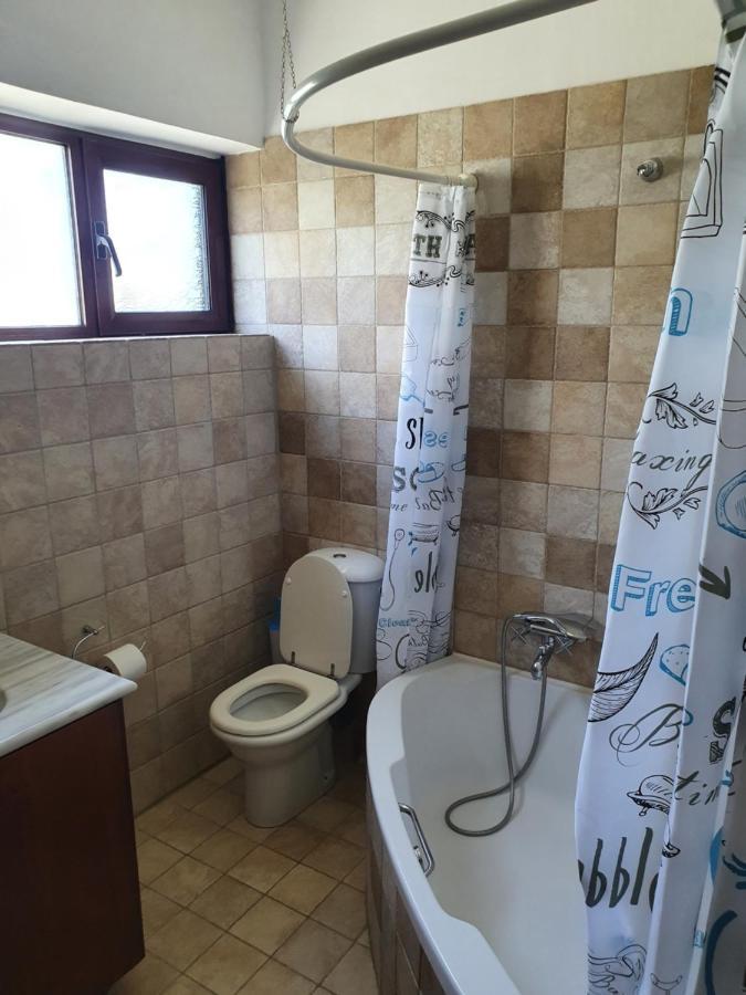 Julia'S Apartment Каламата Екстериор снимка